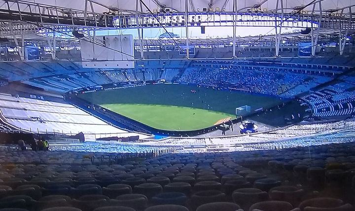 深受穆帅器重！曝皇马续约26岁铁腰5年：曾与队长2次打架 曼联失望（封面配图）